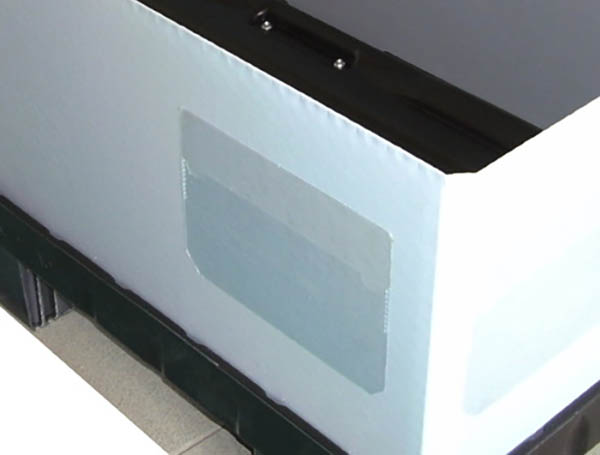 Kartentaschen Kartentasche an einer Kunststoffverpackung